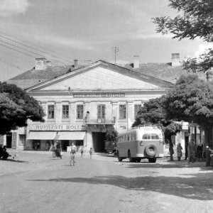 Paks, Erzsébet (Béke) Szálló- 1953 (Forrás: Fortepan)
